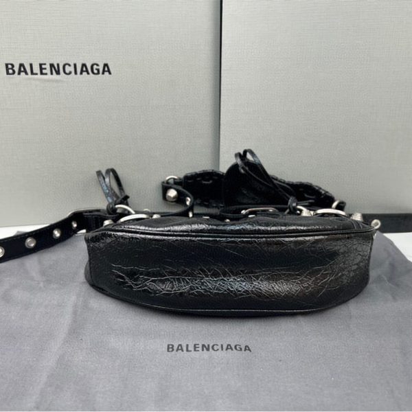 Ba*len*cia*ga womens le cagole xs shoulder bag