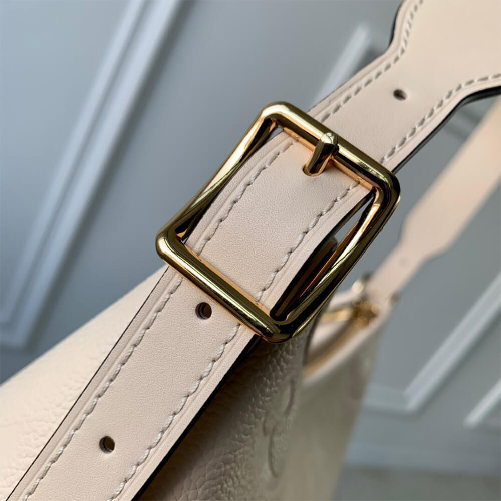 LV CARRYALL PM C EXCLUSIVELY ONLINE