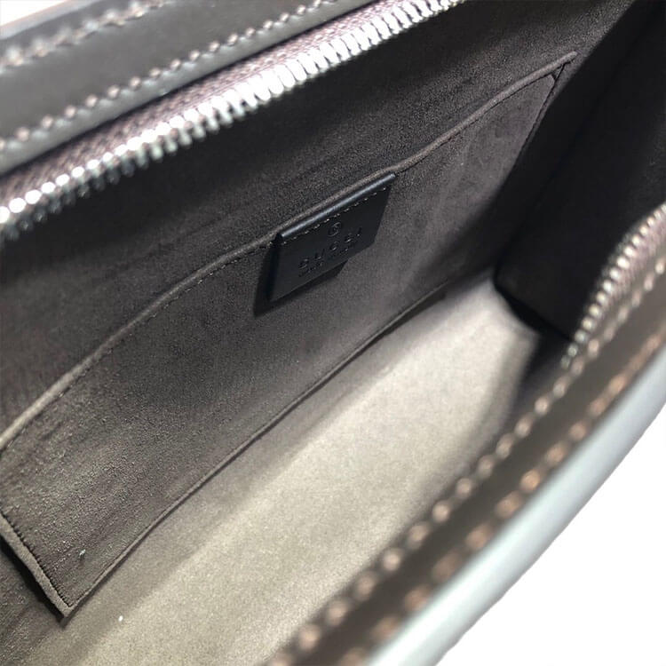 gg Sup*e web pouch